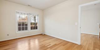 1813 DAWSON Street Gallery 23