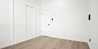 44715 Gingham Avenue Gallery 16