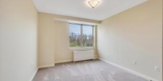 300 E Overlook Gallery 6