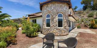 Vista Panoramic View 6 Bedroom 4.5 Bathroom Home for Rent Gallery 6