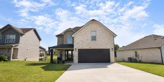 Pet Friendly Three Bedroom with Bonus! Gallery 1