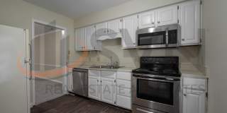 Charming 2BR & 2.5BA Townhome with Dual Primary Suites in Woodstream Glen Gallery 13