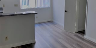 501 S Grand View St Gallery 5