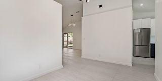 320 NE 42nd Street Gallery 13