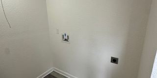 4 bedroom 1 bath Gallery 8