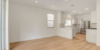 10808 Wallflower Avenue Gallery 9