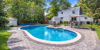 416 Roosevelt Avenue Gallery 1