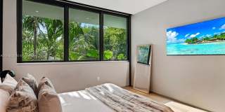 77 SW 18th Terrace Gallery 59