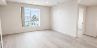 The Rosenell Gallery 73