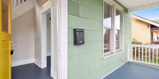 4 Bedroom, 1 Bathroom Home in the York Neighborhood for Rent! Gallery 3