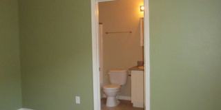 Convenient to NAS and Corry! Gallery 1