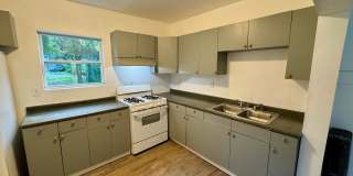 Charming 3 Bed 1 Bath Home! Recently Updated! Gallery 17