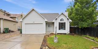 Bright & Spacious 3 Bed Home with Vaulted Ceilings & Fenced Yard AVAILABLE NOW! Bright & Spacious 3 Bed Home with Vaulted Ceilings & Fenced Yard AVAILABLE NOW! Gallery 1