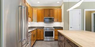 250 Daniel Burnham Square Gallery 7