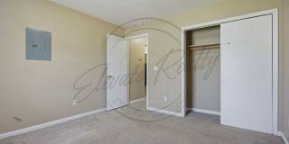 SPRING SPECIAL: 1/2 OFF FIRST MONTHS RENT - Two Bedroom Ranch Duplex in Columbia! Gallery 13