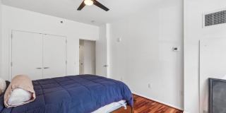 1425 LOCUST STREET Gallery 16