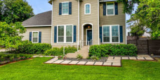 Discover Your Ideal Oasis: Elegance, Comfort, and Outdoor Bliss Await in this Dream Home! Gallery 1