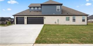 1241 Mammoth Street Gallery 1