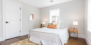 10 Brook Street - 1 Gallery 8