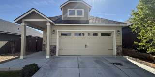 CHECK OUT THIS BEAUTIFUL HOME IN MAPLE MEADOWS!! Gallery 1