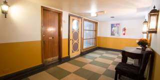 5337 S. Hyde Park Boulevard Gallery 10