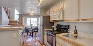 2-Story Condo, Wood Flrs Wood FP Gallery 6