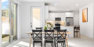 117 Henson Gallery 10