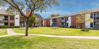 Clayton Pointe Gallery 34