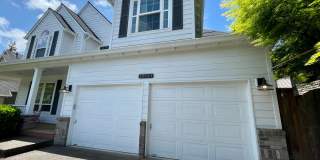 Tualatin 3 Bedroom  with Den + Bonus Room 2.5 Bath Home!  Close to Legacy Hospital.  Has A/C, Includes Lawncare! Gallery 1