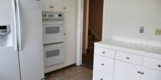 522 East Collins Gallery 26