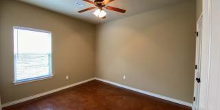 Available Now: 4 bedroom house Gallery 13