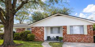 503 Oak Street Gallery 1