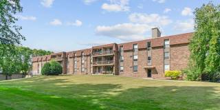Cedarwood West Apartments Gallery 40
