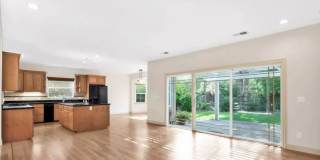 Spacious 4 Bed, 4 Bath Executive Home on Peaceful Cul-de-Sac! Gallery 8