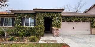 Beautiful NW Bakersfield Home | Cul-de-Sac Living + Solar Gallery 1