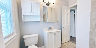 3 Bed - 2 Full Bath Cape Cod for Rent! Gallery 12