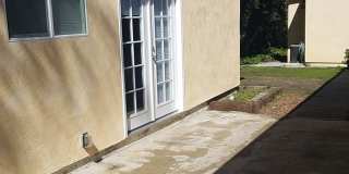 Tarzana- High End Compact Side House Studio Gallery 4