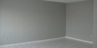 2 BEDROOM 1 BATH UPSTIARS UNIT WITH BALCONY FRONT AND BACK Gallery 5