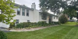 Gorgeous, fully remodeled 5 bed 3 bath centrally located in Great Falls Gallery 4