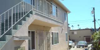 USD-adjacent 3 bedroom 1 bath apartment Gallery 1