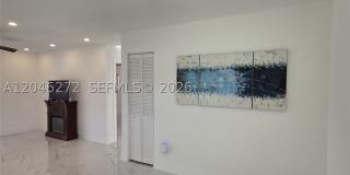305 SE Airoso Blvd Gallery 7