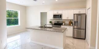 Large 4 bedroom, 3 bath, 2 car garage-MOVE IN READY! Gallery 15