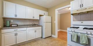 2315 Auburn Street - 2 E Gallery 12