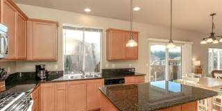 Mt. Rainier View Home on Cul-De-Sac with 3-Car Garage & A/C Gallery 14