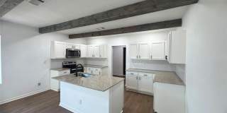 607 E Monterey Street Gallery 6