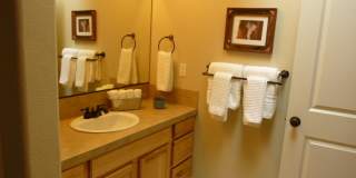 MOVE IN SPECIAL $1000 OFF FIRST MONTH RENT / Furnished Home Gallery 13
