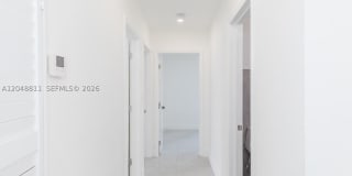 913 NE 2nd St Gallery 16