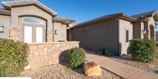 Stunning 2 Bedroom Fully Furnished Home. Community Pool & Mini Golf! Gallery 14