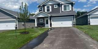 3 BR plus Loft Newer Built! Gallery 1