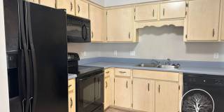 ENJOY A $500 MOVE-IN CREDIT WHEN YOU LEASE TODAY!** Gallery 8
